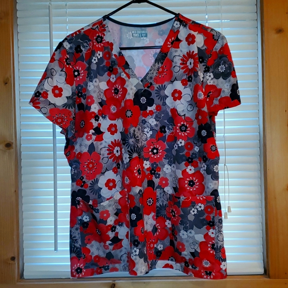 Scrub top